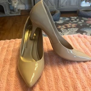 Tan Heels, 9 1/2